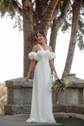 Invitada Perfecta-Sandra Majada con el vestido de novia civil Céline
