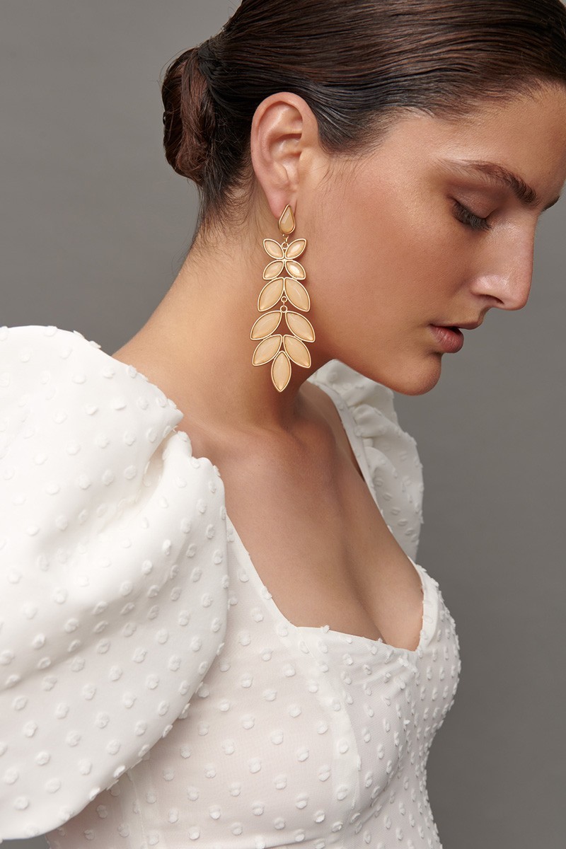 comprar vestido plumetti blanco con mangas abullonadas y volante  para invitadas boda  verano 2021