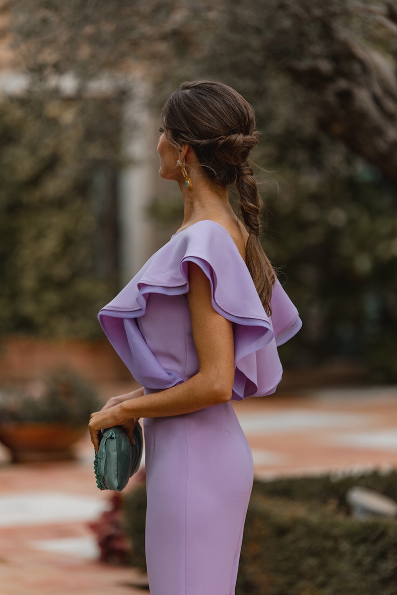 Mono de volantes  crepe y organza lila con escote en la espalda en pico comprar online